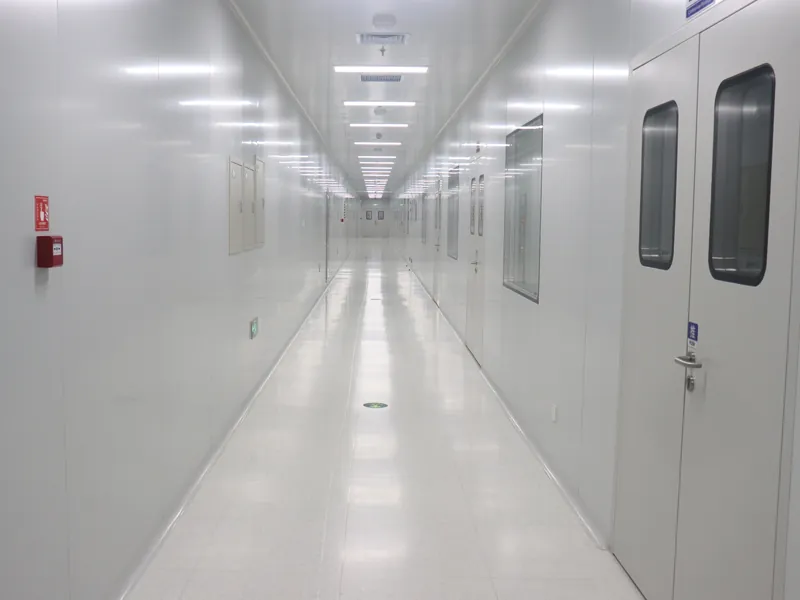 北京首净承建的京东方技术中心洁净走廊项目现场图