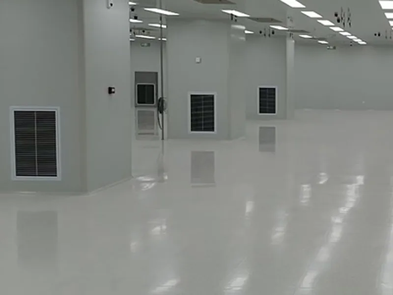 北京首净承建的唐山九天微星生产厂房1期洁净间及附属设备设施安装项目现场图