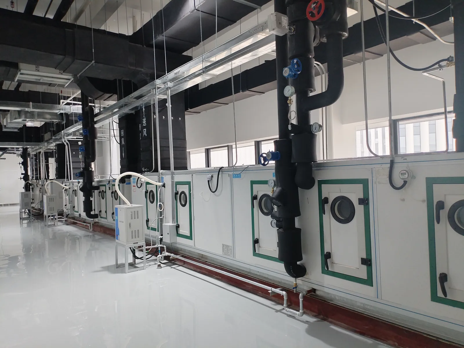 北京首净承建的诺康达四层辅料及器械车间项目现场图